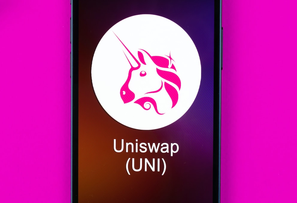 Uniswap යුක්රේනය සඳහා ETH පරිත්‍යාග වලට altcoins මාරු කිරීමට අතුරු මුහුණතක් ගොඩනඟයි .