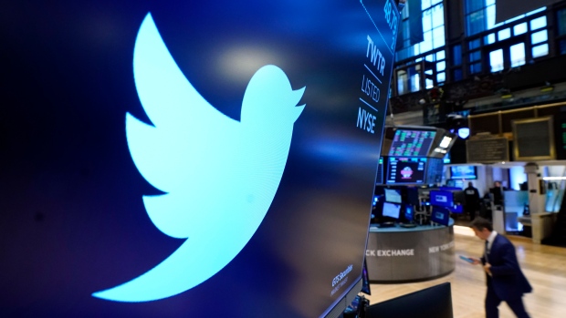 Twitter Blue විසින් iOS සඳහා NFT පැතිකඩ පින්තූර නිකුත් කරයි.