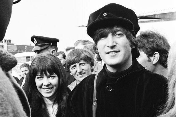 Beatles සහ John Lennon  පැරණි සංගීත එකතුව NFT ලෙස වෙන්දේසි කිරීමට නියමිතය.