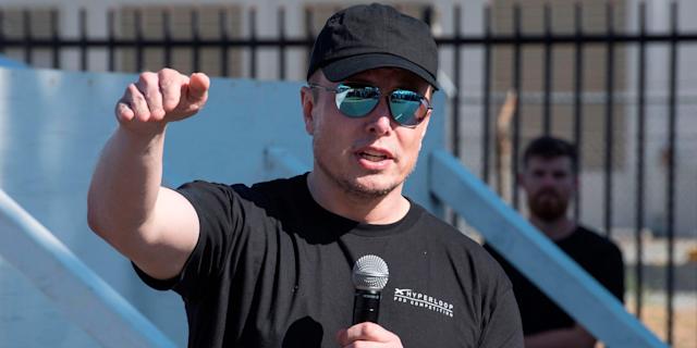 කිසිවෙකුත් නොදන්නා Satoshi Nakamoto යනු කවුරුන්දැයි Elon Musk හෙළි කරයි.