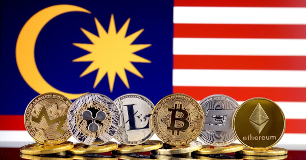 මැලේසියානු comms නිලධාරියා Crypto සහ NFTs නීතිගත කරන ලෙස රජයෙන් ඉල්ලා සිටියි .