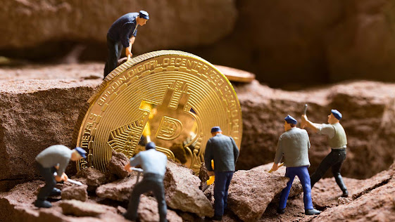 Bitcoin දෛනික පතල් ආදායම මැයි මාසයේදී මාස එකොළහක අවම මට්ටම දක්වා පහත වැටුණි.