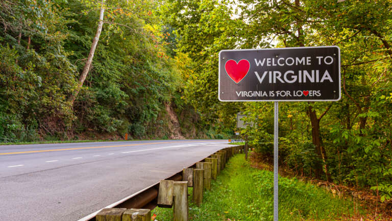 එක්සත් ජනපද Virginia සෙනෙට් සභාව රාජ්‍ය බැංකුවලට Crypto භාරකාර සේවා සැපයීමට අවසර දෙයි .