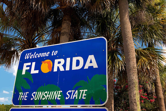 Florida නියෝජිත Donalds මූල්‍ය නිදහස පිළිබඳ සහකාර පනත් කෙටුම්පත සභාවට ඉදිරිපත් කරයි.