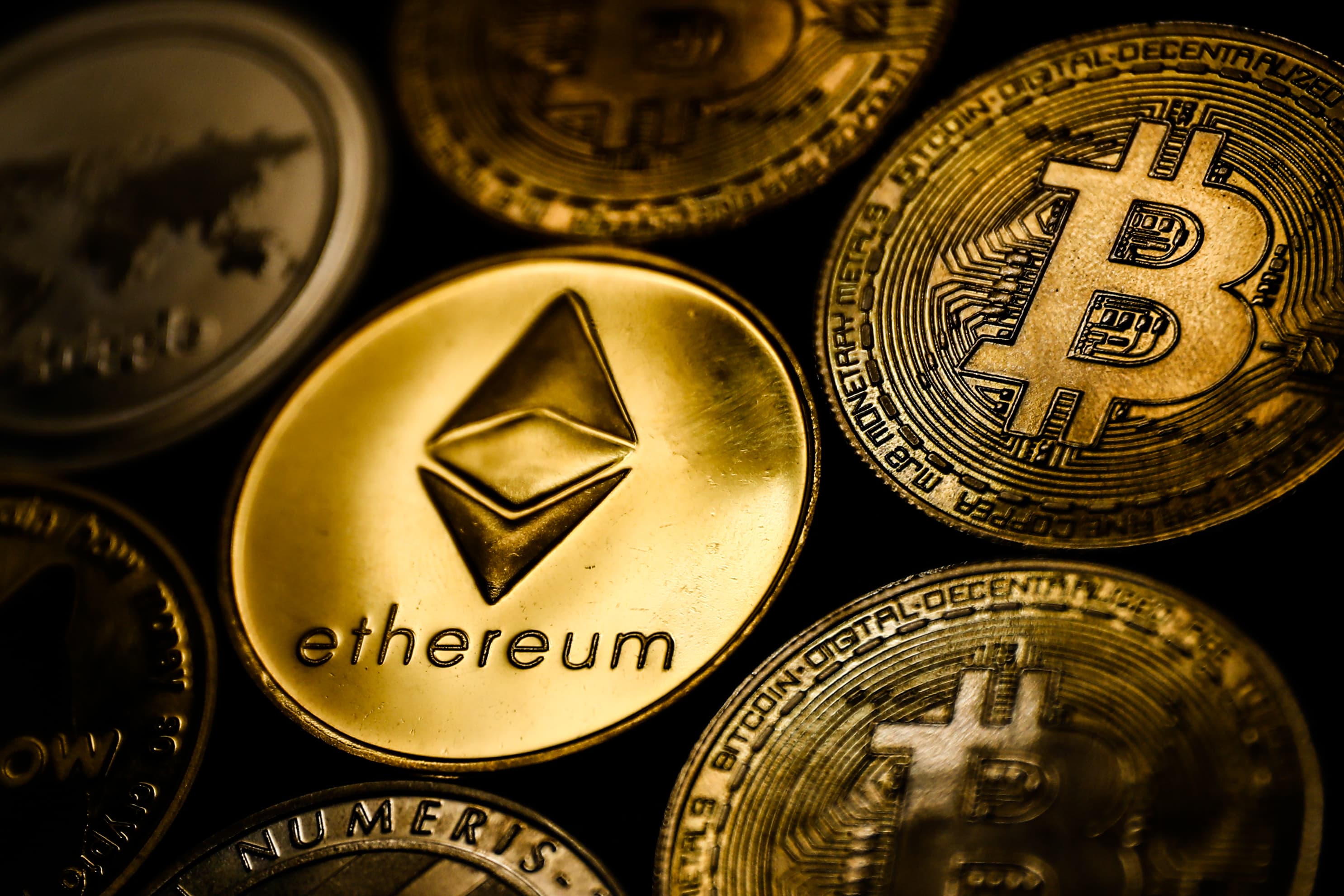 අද පෙබරවාරි 2 වනදා Cryptocurrency මිල ගණන් : Bitcoin, Ethereum වෙළඳාම හරිත වර්ණයෙන්.