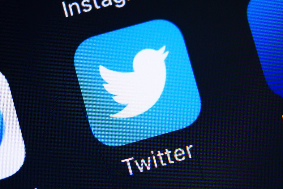 Twitter NFT පැතිකඩ පින්තූර ස්වයංක්‍රීයව අවහිර කරන browser plugin යක් ඇත.