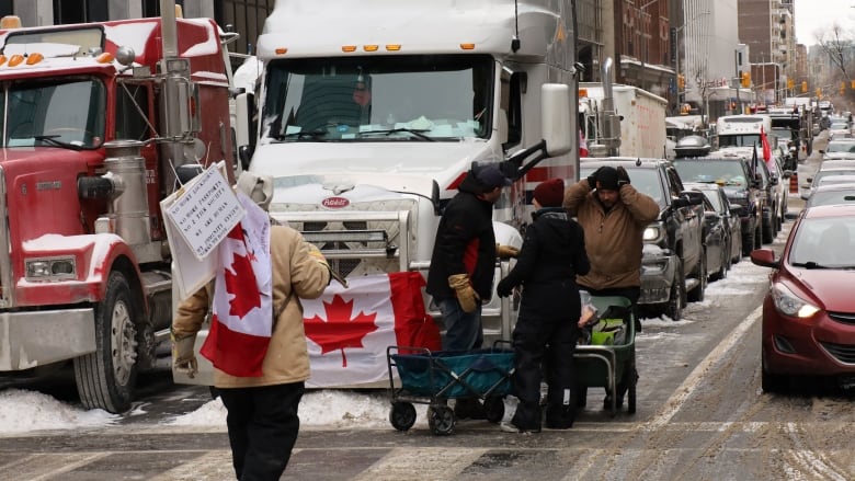 Ontario රජය නිදහස් රථ පෙළට තවත් මිලියන ගණනක පරිත්‍යාග කිරීම් අත්හිටුවයි.